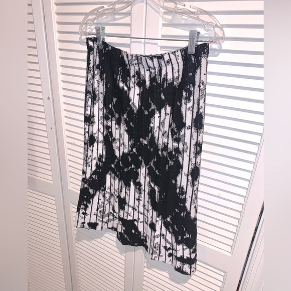 Milano white and black tie dye stretchy pencil Skirt Size Medium - Picture 4 of 7